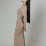 Vestido decote quadrado e fenda - Nude Claro